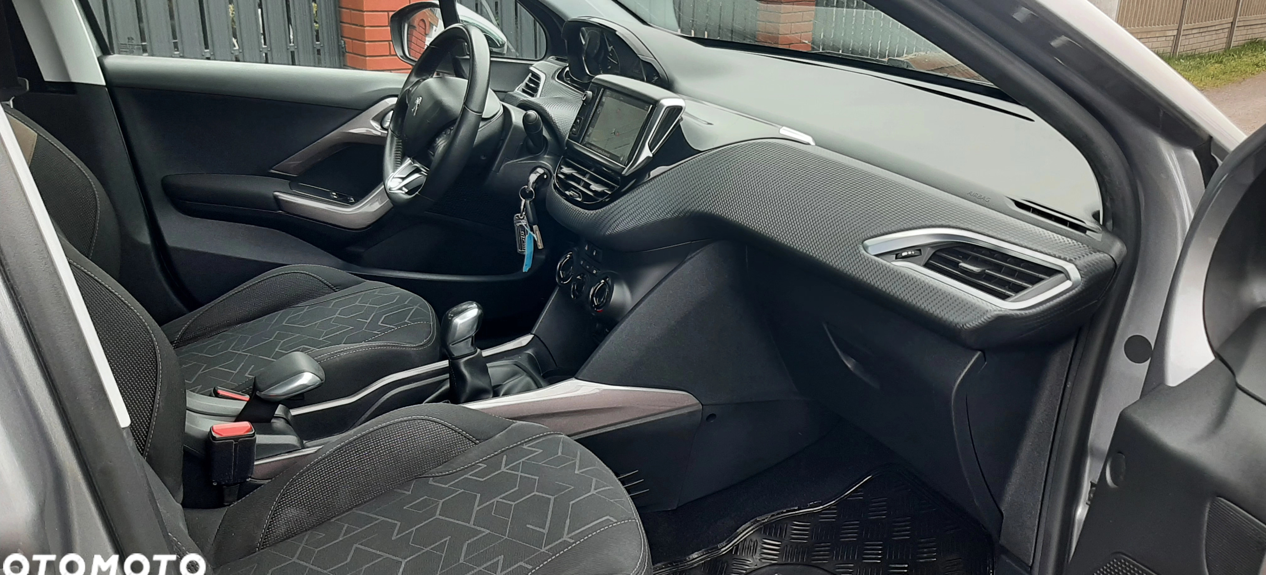 Peugeot 2008 cena 33999 przebieg: 193000, rok produkcji 2015 z Wyśmierzyce małe 301